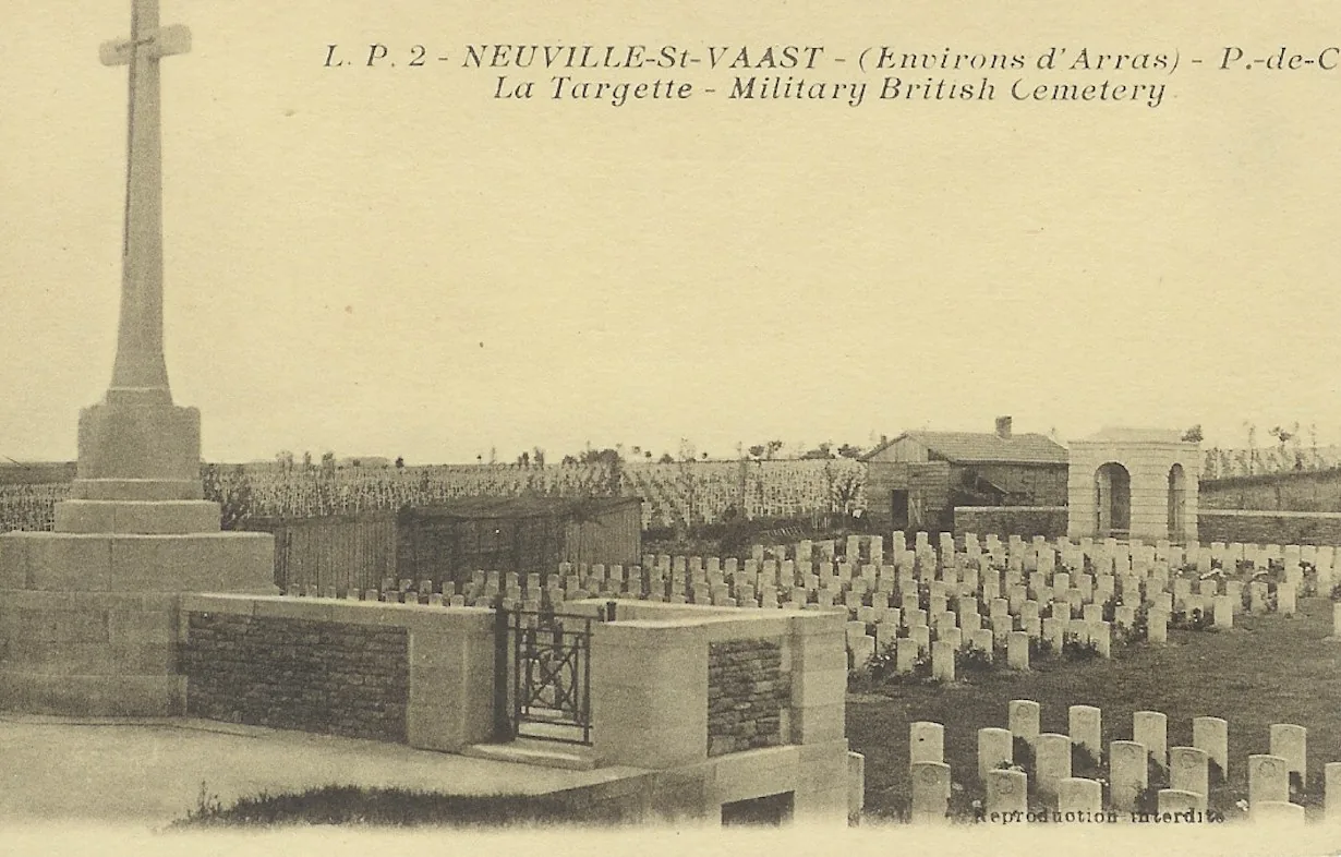 Carte postale ancienne : le cimetière militaire britannique de La Targette